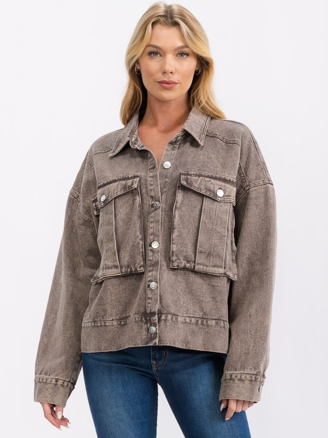 WOMEN'S LONG SLEEVE BUTTON UP FRONT POCKETS WASHED DENIM JACKET