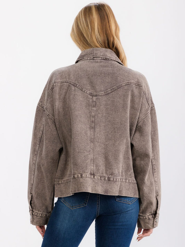 WOMEN'S LONG SLEEVE BUTTON UP FRONT POCKETS WASHED DENIM JACKET