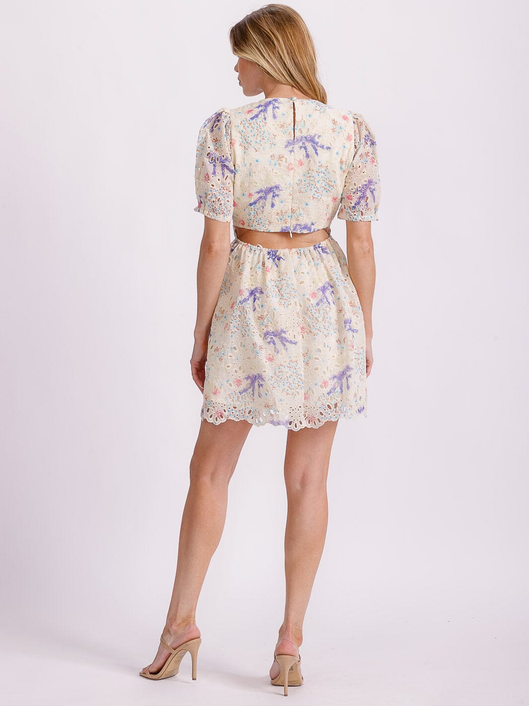 WOMEN'S SHORT PUFF SLEEVE CUT OUT BACK EYELET FLORAL MINI DRESS
