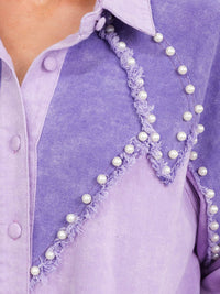 WOMEN'S LONG SLEEVE BUTTON UP FRONT POCKETS PEARL DETAILED DENIM JACKET
