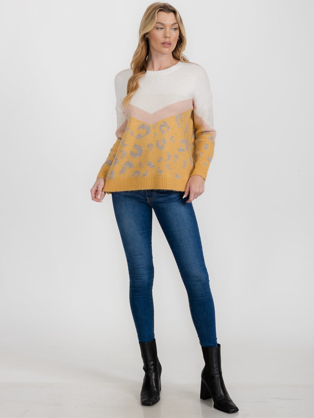 WOMEN'S LONG SLEEVE COLORBLOCK ANIMAL PRINT PULLOVER SWEATER