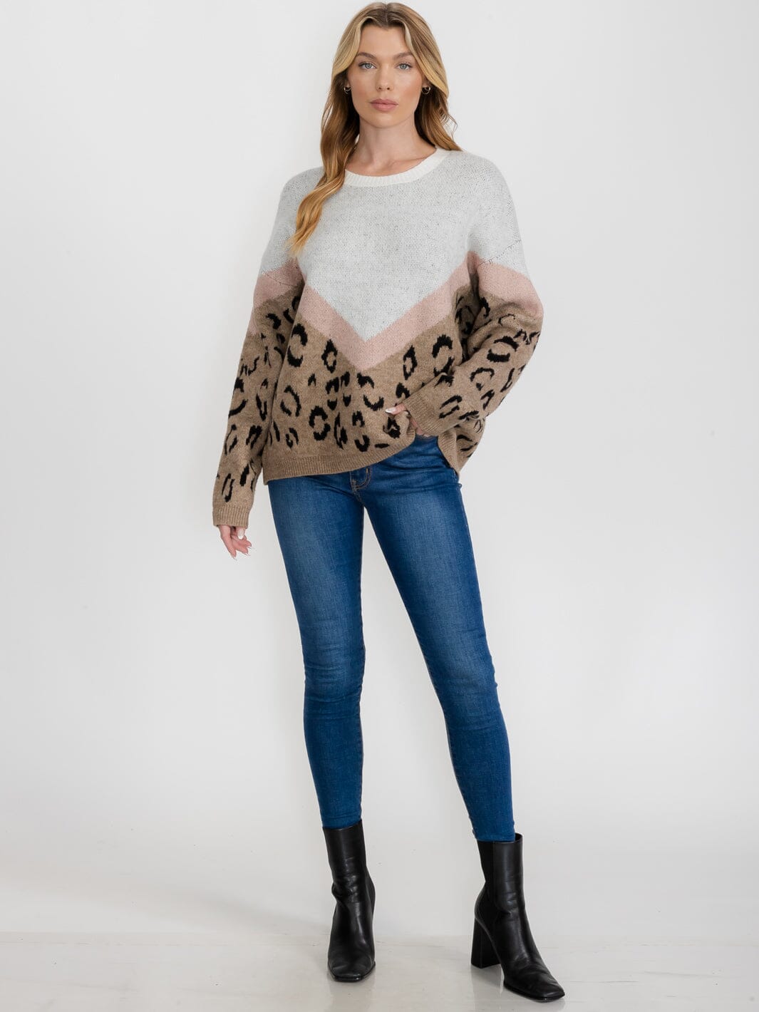 WOMEN'S LONG SLEEVE COLORBLOCK ANIMAL PRINT PULLOVER SWEATER