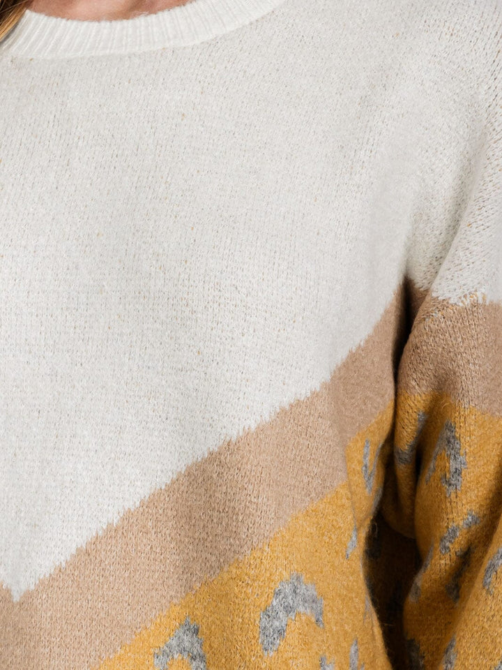 WOMEN'S LONG SLEEVE COLORBLOCK ANIMAL PRINT PULLOVER SWEATER