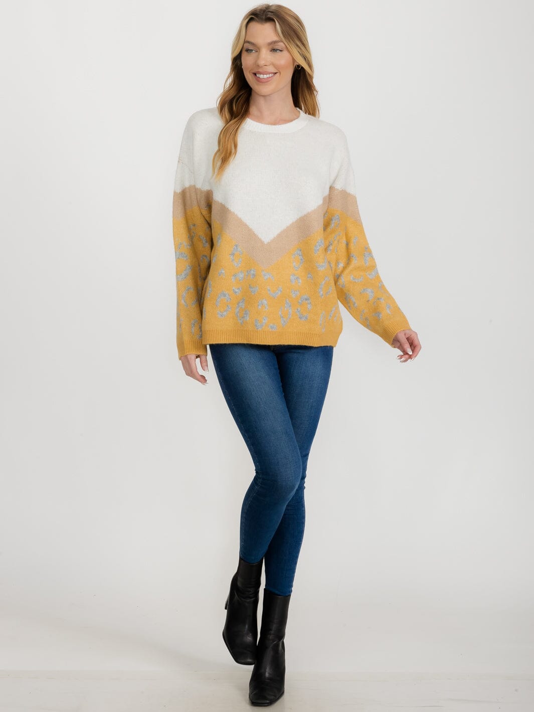 WOMEN'S LONG SLEEVE COLORBLOCK ANIMAL PRINT PULLOVER SWEATER