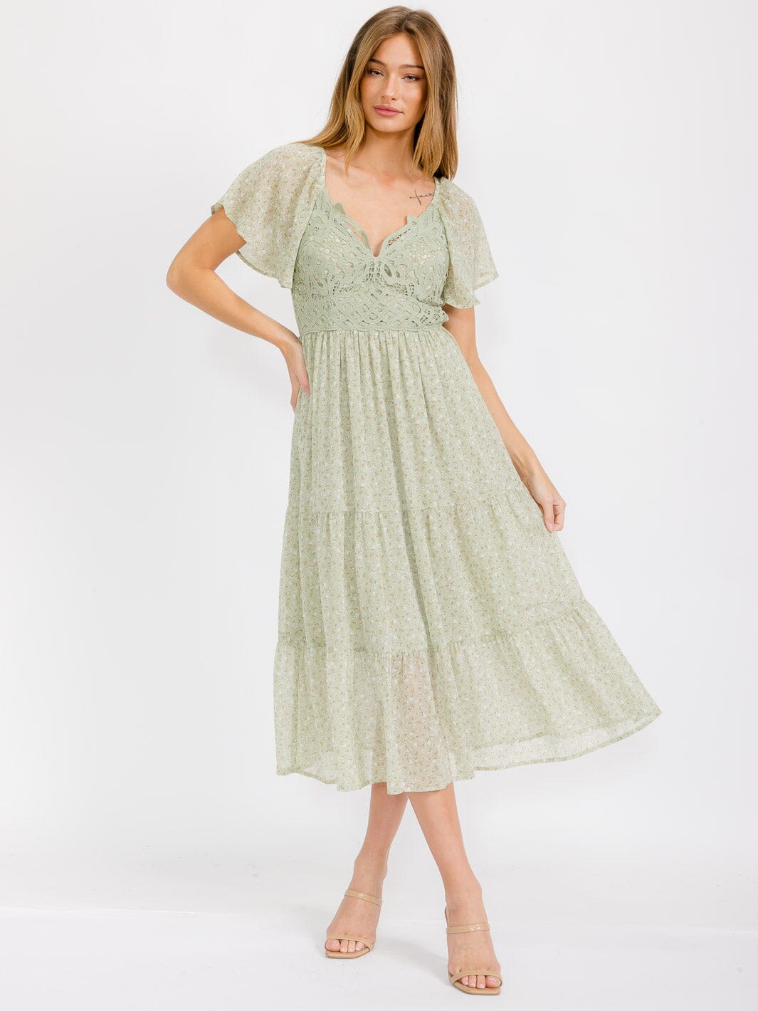WOMEN'S SHORT SLEEVE V-NECK SMOCK TIERED FLORAL MAXI DRESS