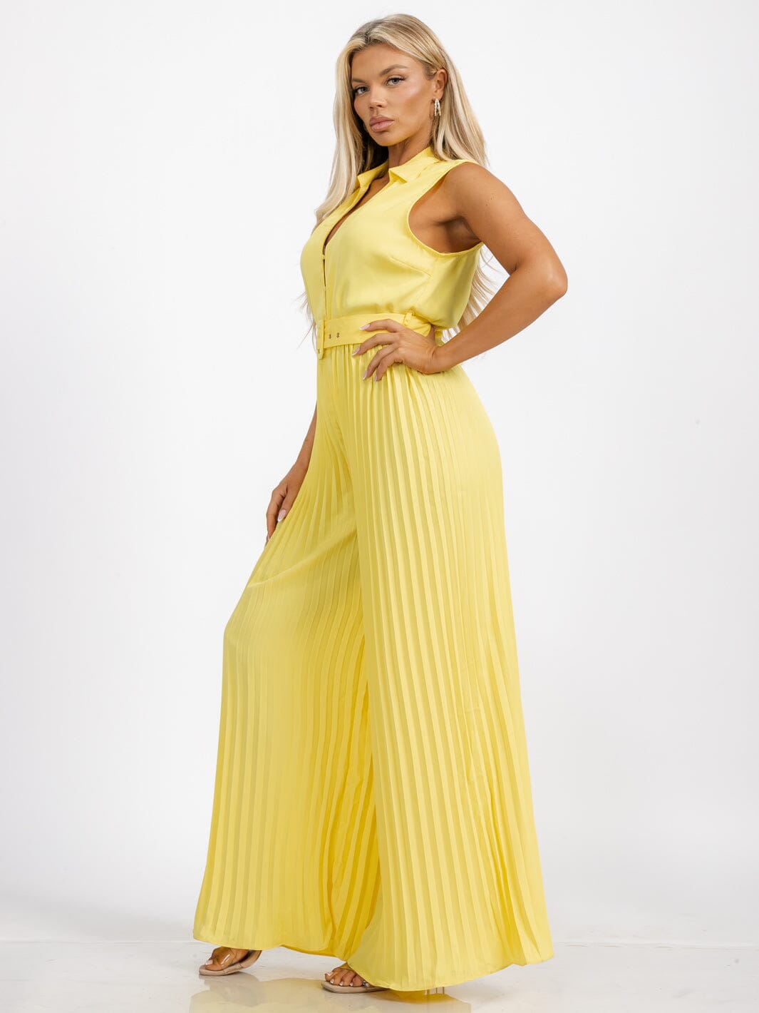 WOMEN'S SLEEVELESS BUTTON UP BELTED WIDE LEG PLEATED JUMPSUIT