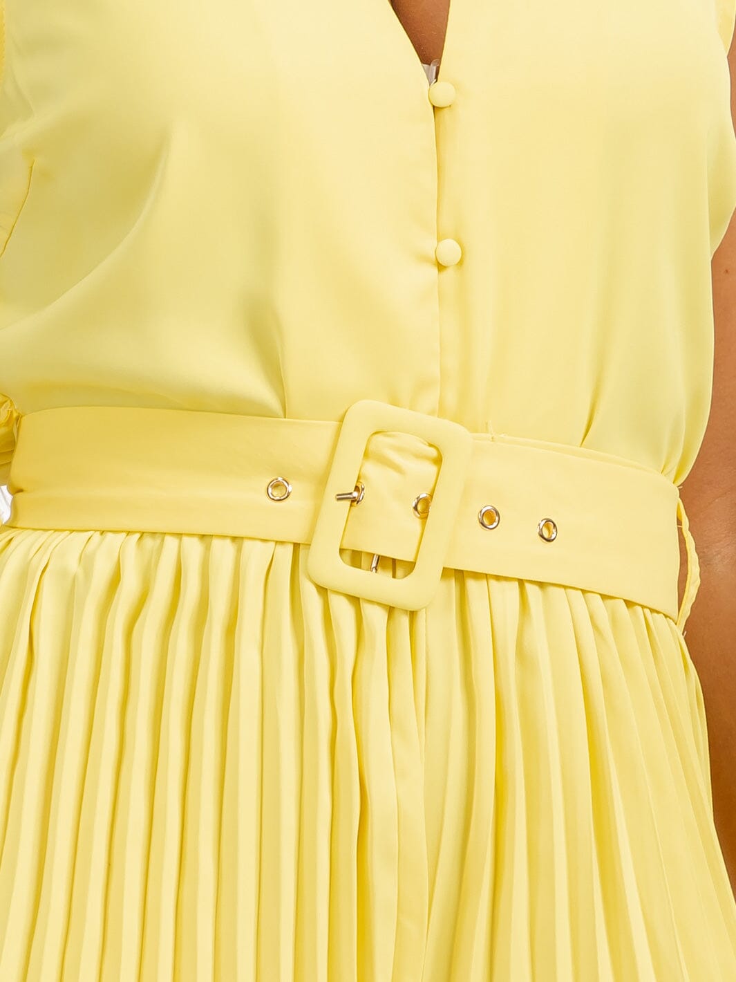 WOMEN'S SLEEVELESS BUTTON UP BELTED WIDE LEG PLEATED JUMPSUIT