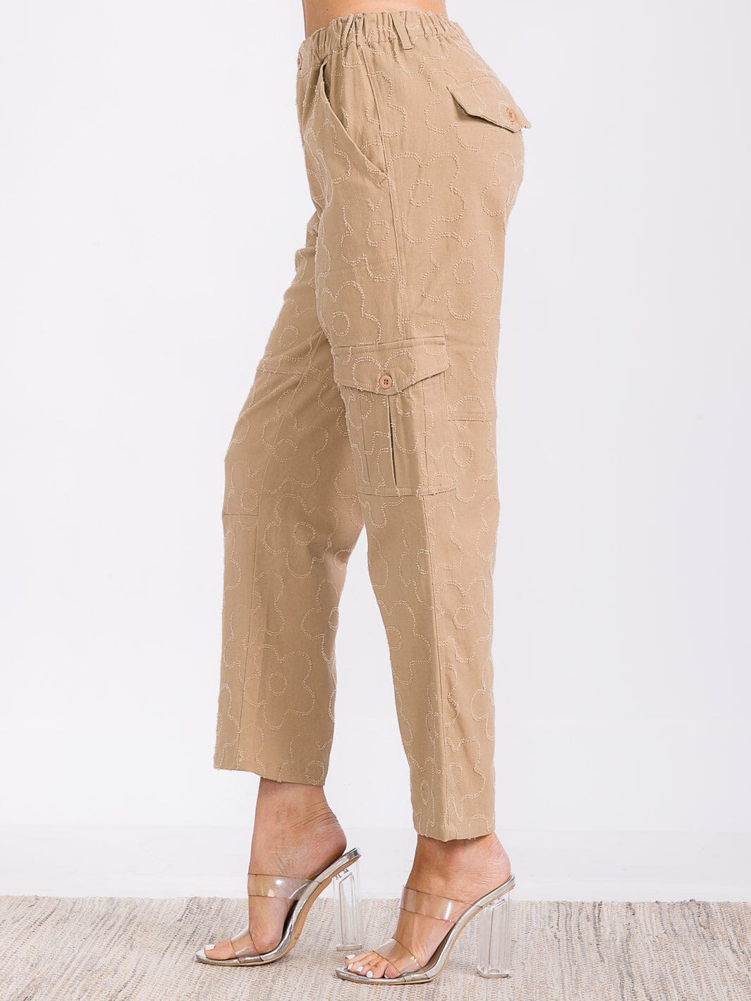 WOMEN'S BUTTON CLOSURE CARGO POCKETS FLOWER WIDE LEG PANTS