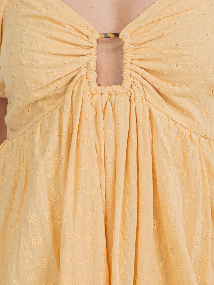 WOMEN'S SHORT PUFF SLEEVE EYELET DETAILED BABYDOLL MINI DRESS