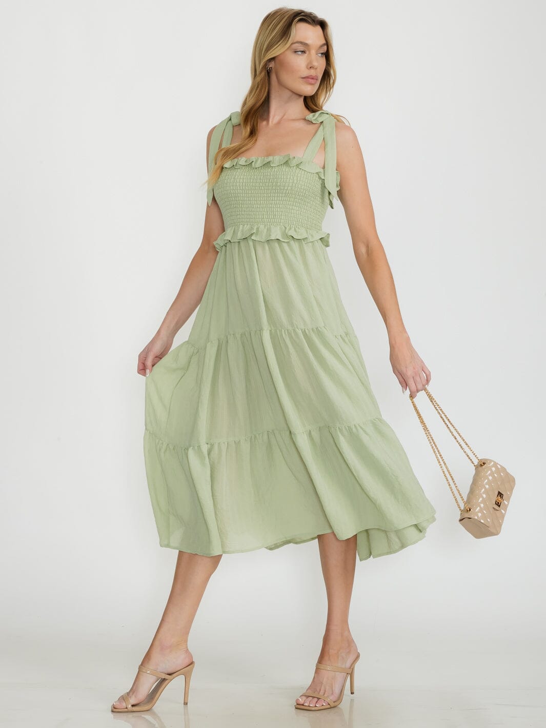 WOMEN'S SLEEVELESS RUFFLE TIERED SMOCK MIDI DRESS