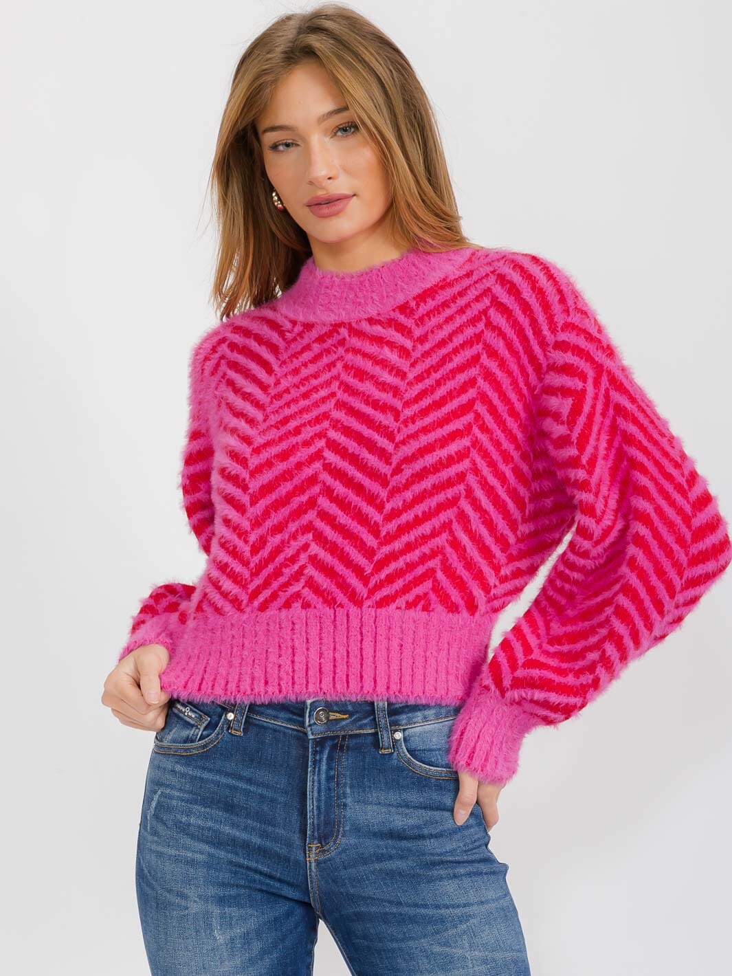 WOMEN'S LONG SLEEVE FUZZY DETAILED PULLOVER SWEATER