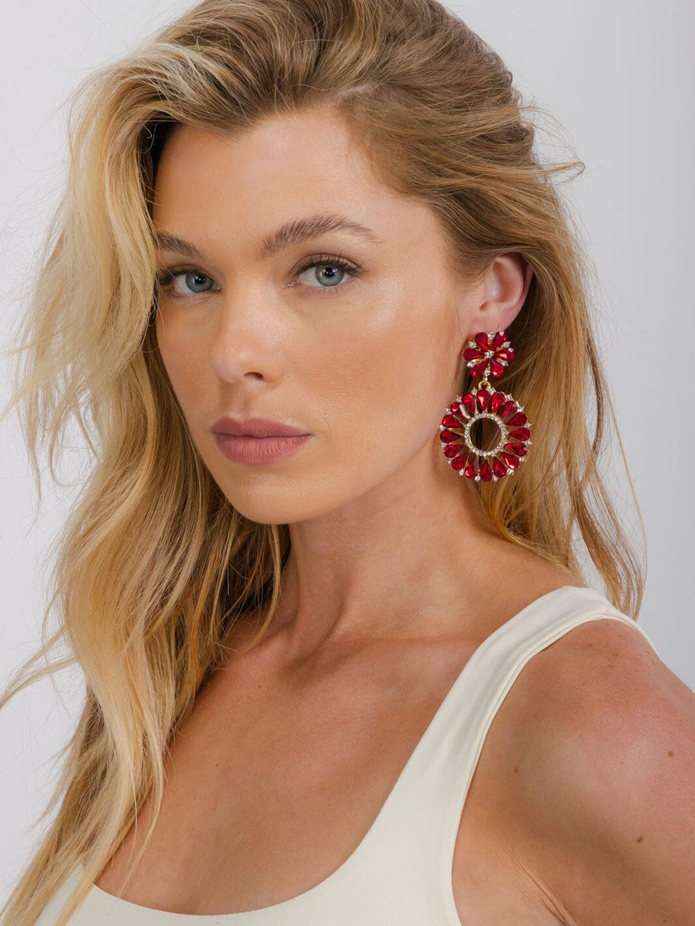 WOMEN'S GOLD & RED STONES HOOPS EARRINGS