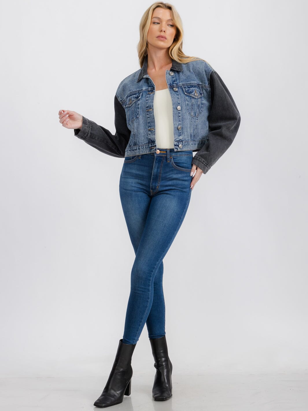 WOMEN'S LONG SLEEVE BUTTON CLOSURE DENIM JACKET