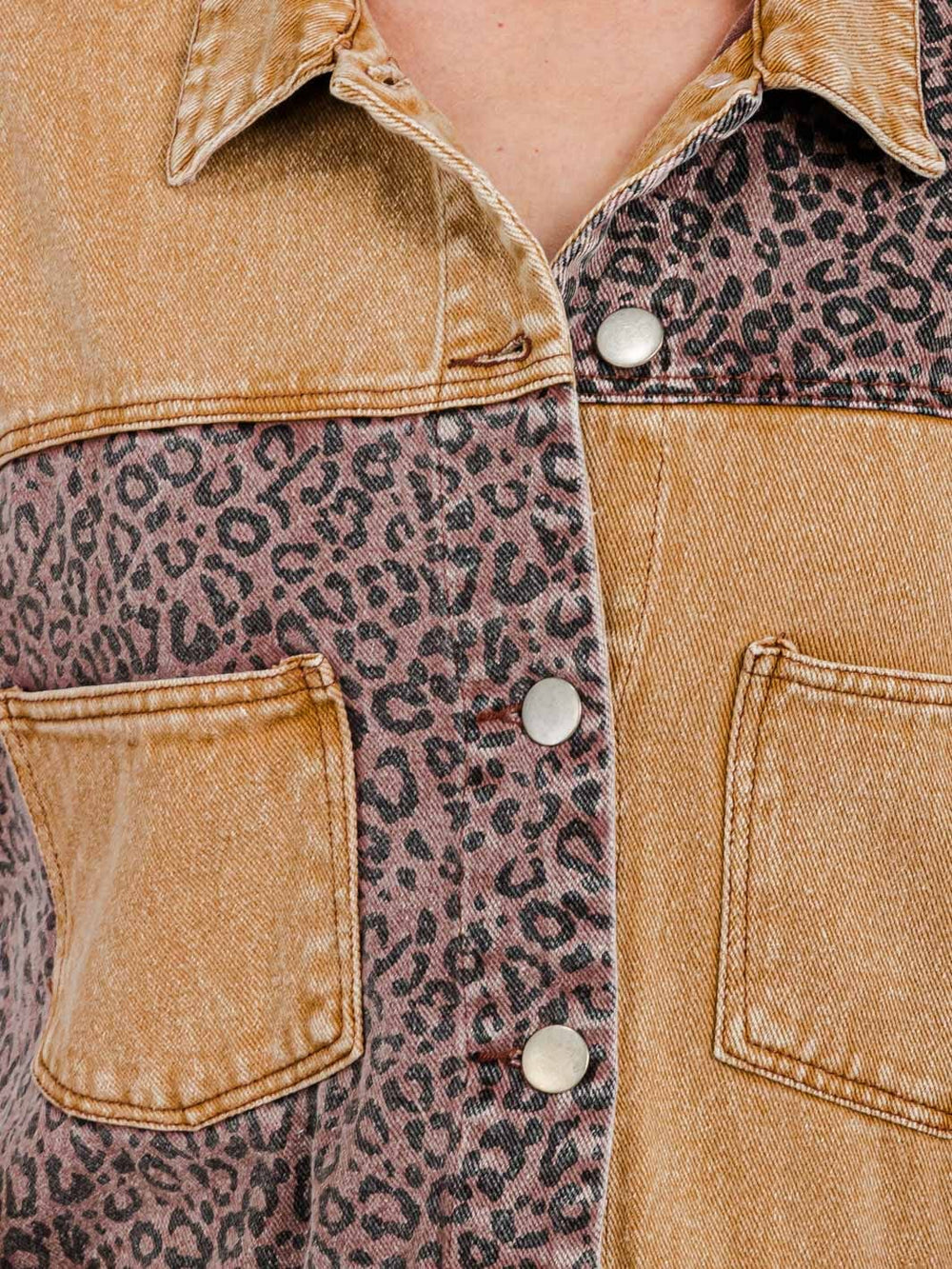 WOMEN'S LONG SLEEVE BUTTON UP ANIMAL PRINT CONTRAST DENIM JACKET