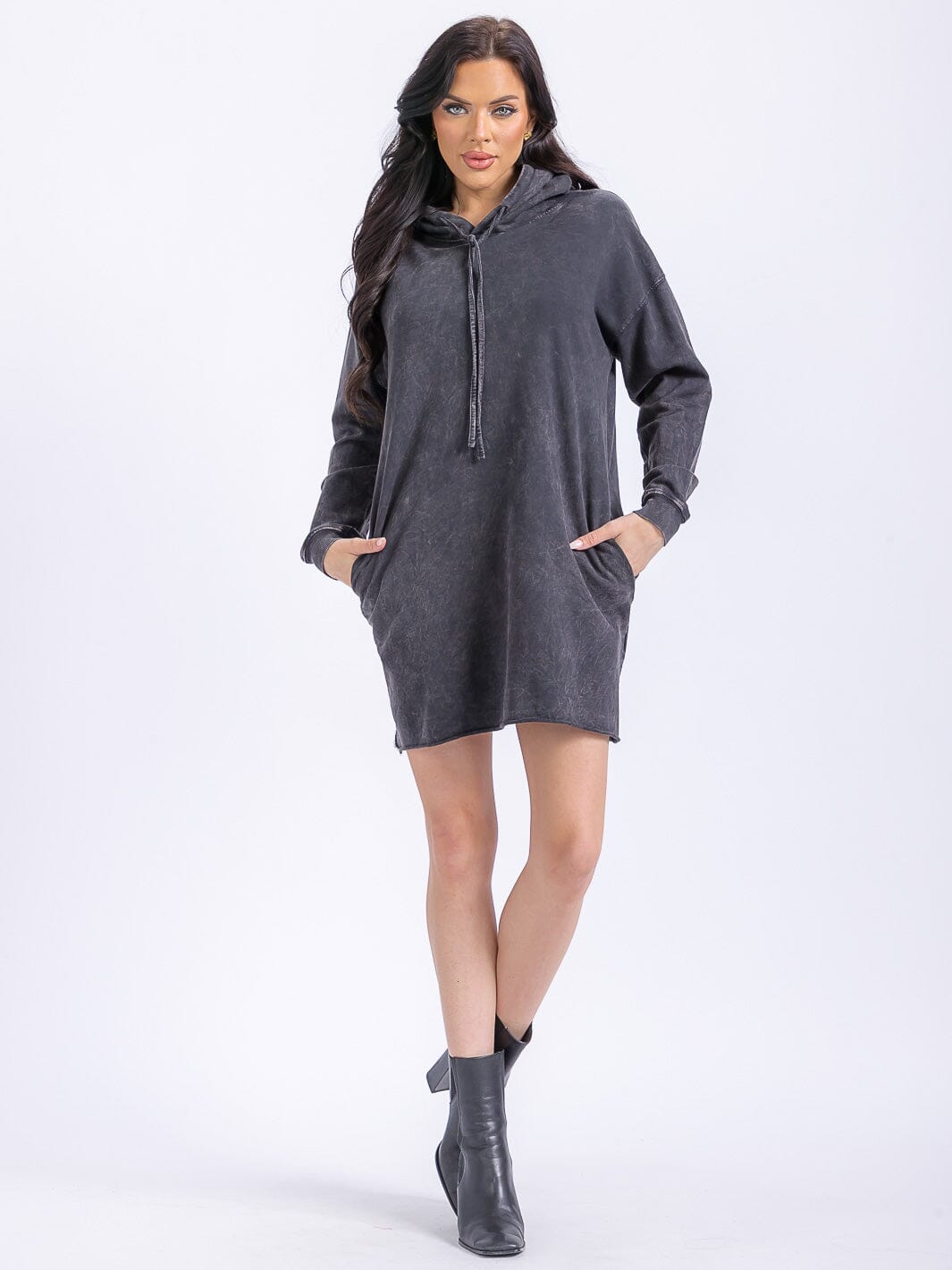 WOMEN'S LONG SLEEVE FRONT POCKETS WASHED HOODED GRAPHIC SWEATER MINI DRESS