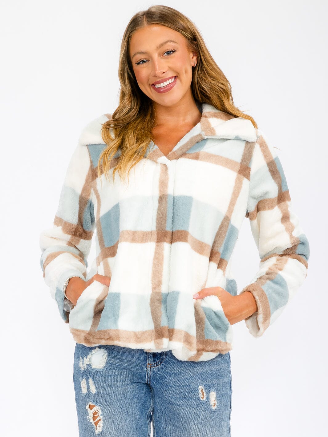 WOMEN'S LONG SLEEVE BUTTON CLOSURE FRONT POCKETS COLORBLOCK SHERPA JACKET