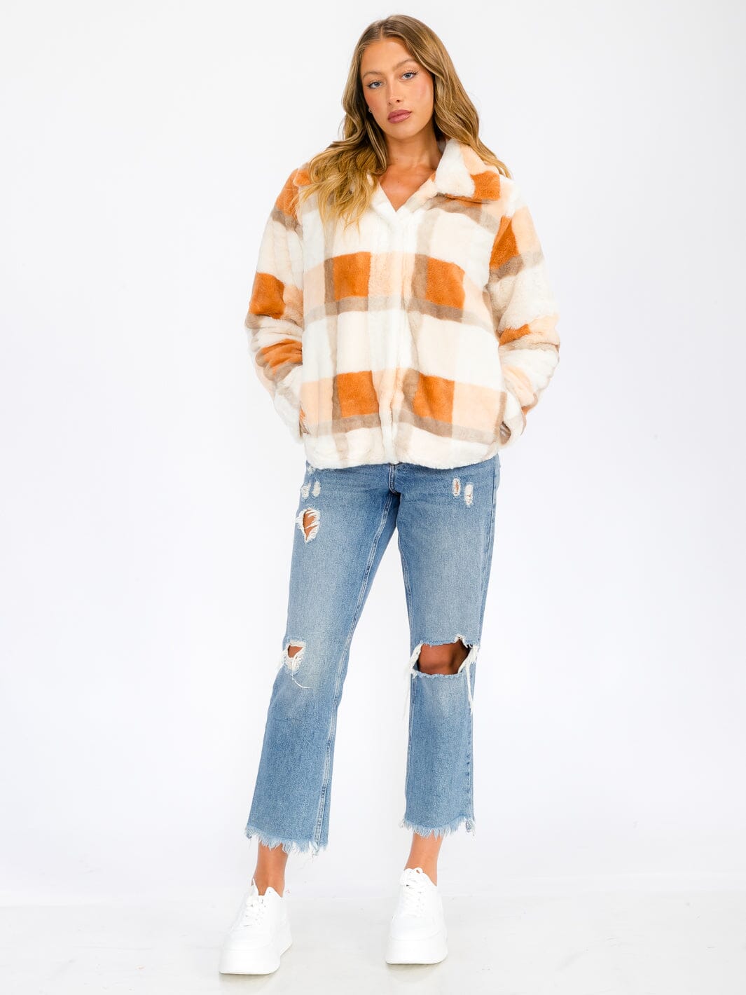 WOMEN'S LONG SLEEVE BUTTON CLOSURE FRONT POCKETS COLORBLOCK SHERPA JACKET