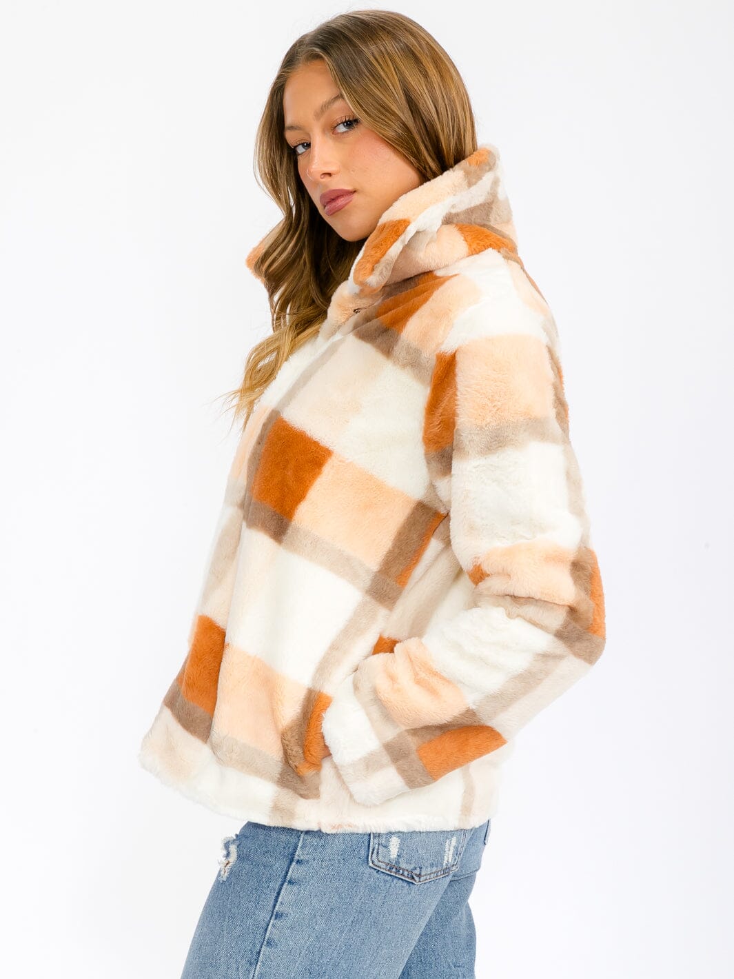WOMEN'S LONG SLEEVE BUTTON CLOSURE FRONT POCKETS COLORBLOCK SHERPA JACKET