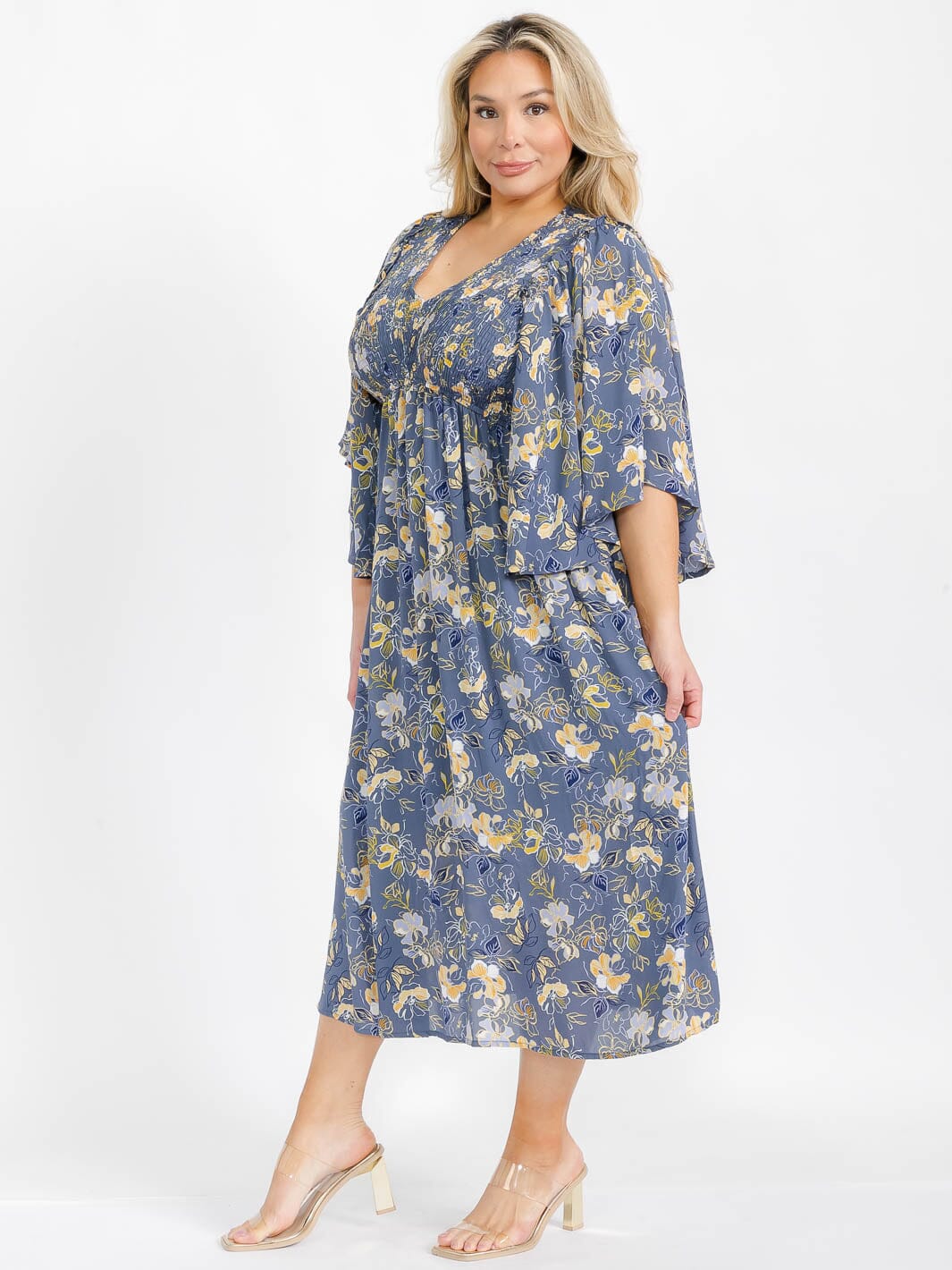 PLUS SIZE SHORT SLEEVE V-NECK SMOCK FLORAL MAXI DRESS