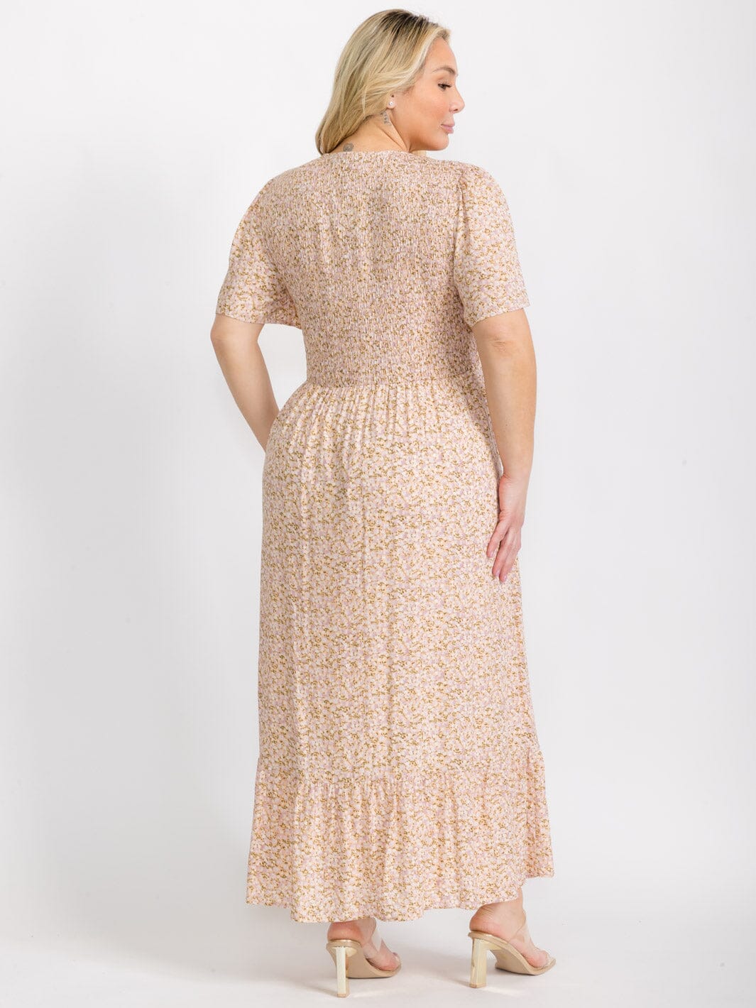 PLUS SIZE SHORT SLEEVES V-NECK SMOCK FRONT POCKETS FLORAL MAXI DRESS