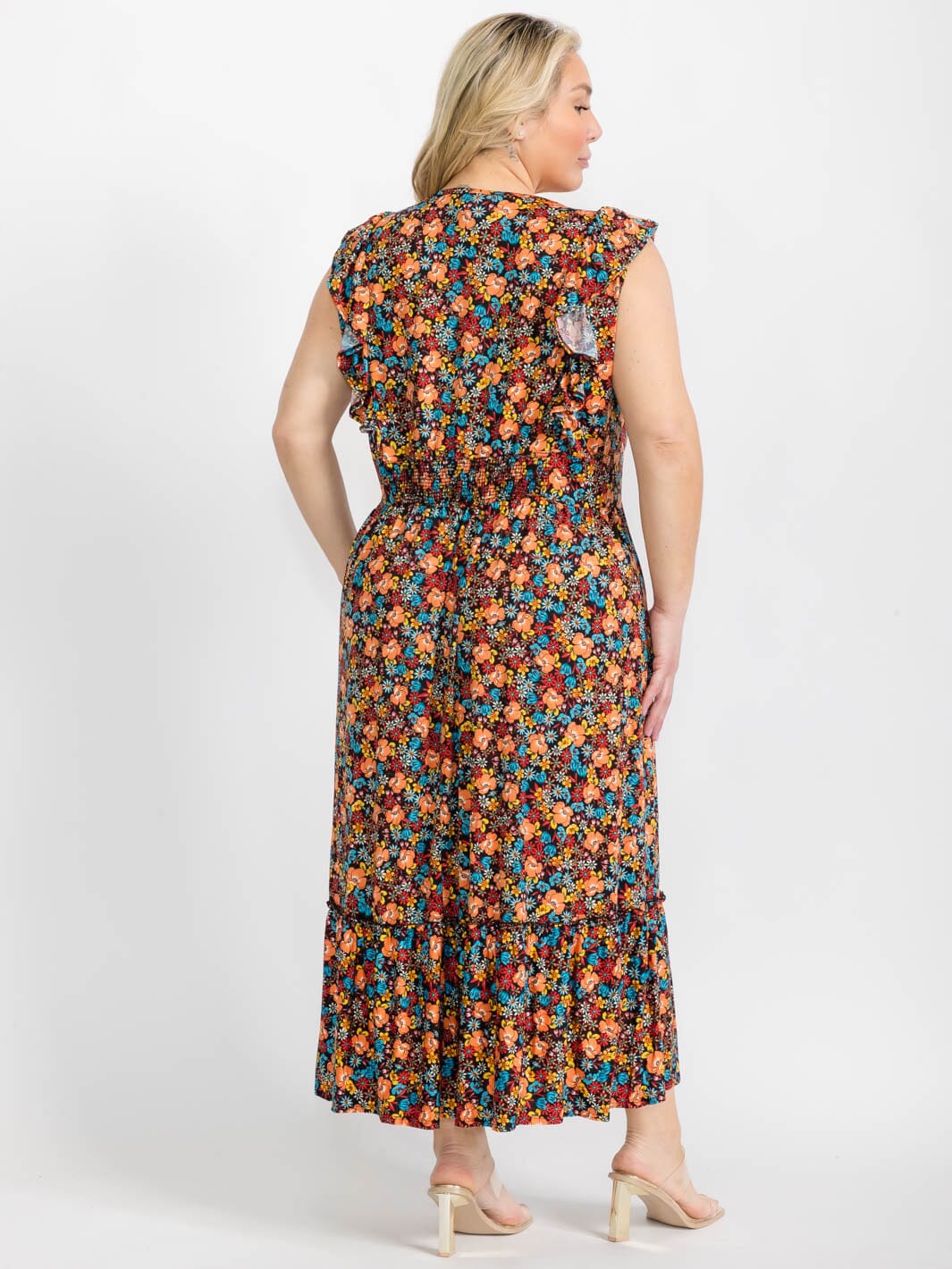 PLUS SIZE SLEEVELESS V-NECK RUFFLE FLORAL MAXI DRESS