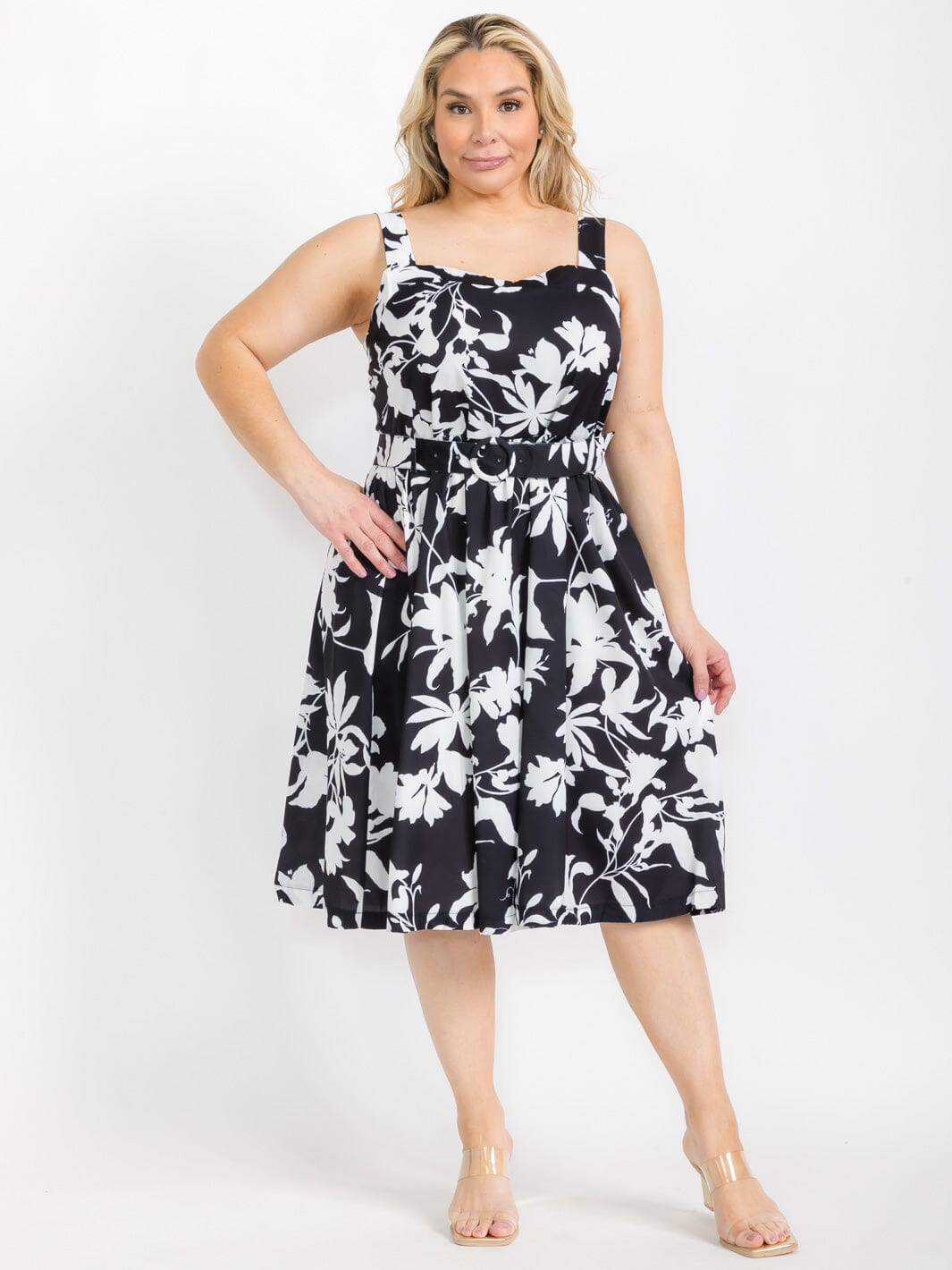 PLUS SIZE SLEEVELESS SMOCK FLORAL MIDI DRESS