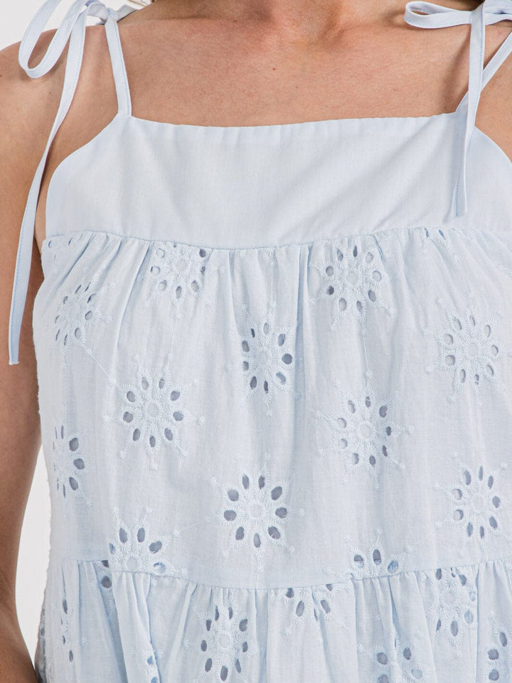 WOMEN'S SLEEVELESS TIERED EYELET DETAILED TANK TOP