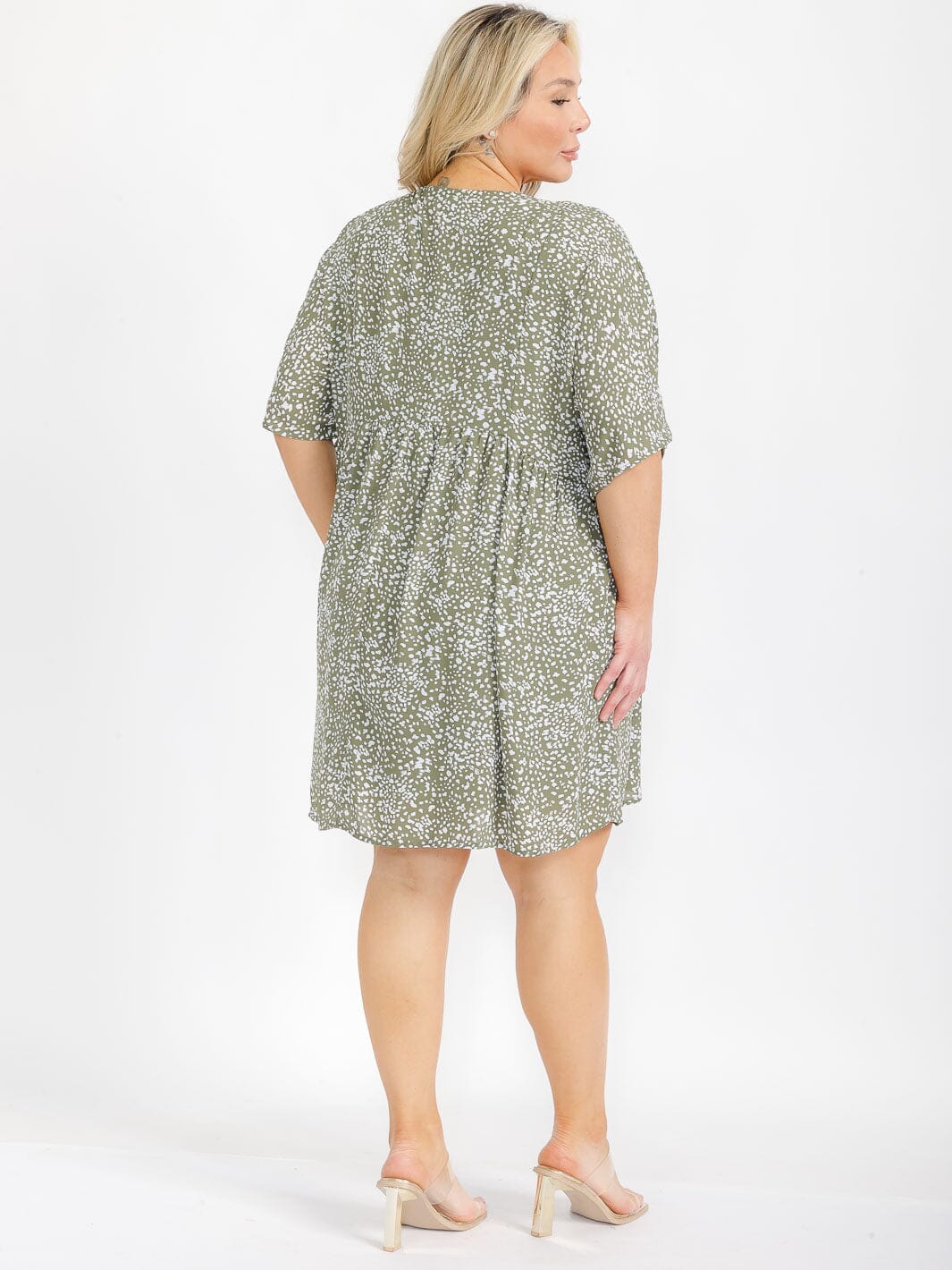 PLUS SIZE SHORT SLEEVE V-NECK FRONT POCKETS ANIMAL PRINT MINI DRESS