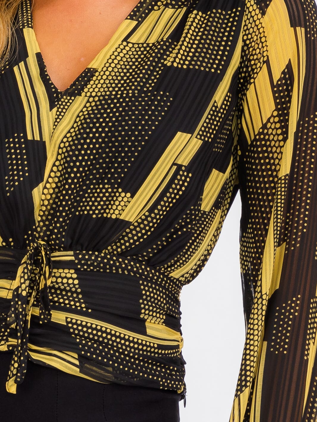 WOMEN'S LONG SLEEVE V-NECK FRONT RUCHED PRINTED BLOUSE TOP