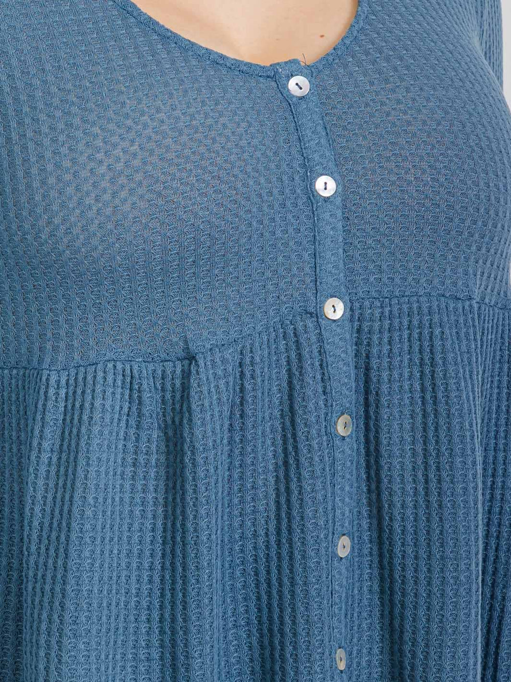 PLUS SIZE LONG SLEEVE V-NECK BUTTON UP TUNIC TOP