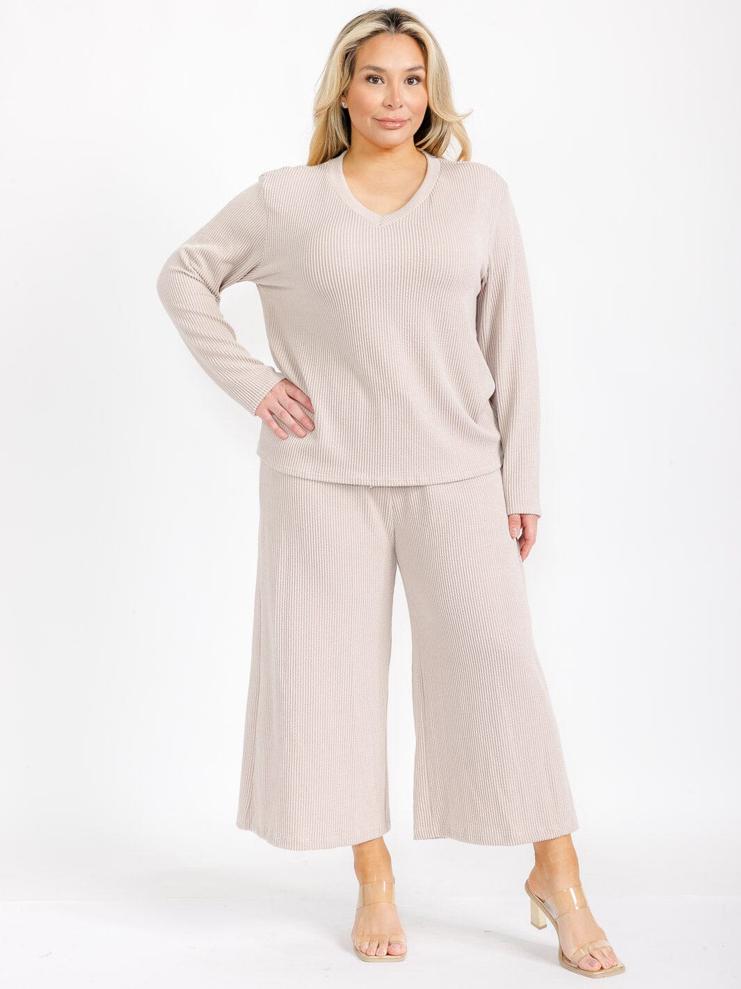 PLUS SIZE LONG SLEEVE TOP & ELASTIC WAIST CROP PANTS RIBBED 2PC. SET