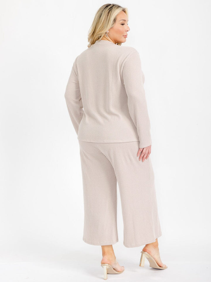 PLUS SIZE LONG SLEEVE TOP & ELASTIC WAIST CROP PANTS RIBBED 2PC. SET