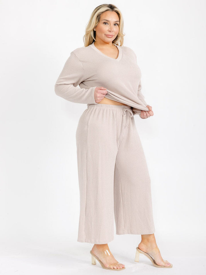 PLUS SIZE LONG SLEEVE TOP & ELASTIC WAIST CROP PANTS RIBBED 2PC. SET