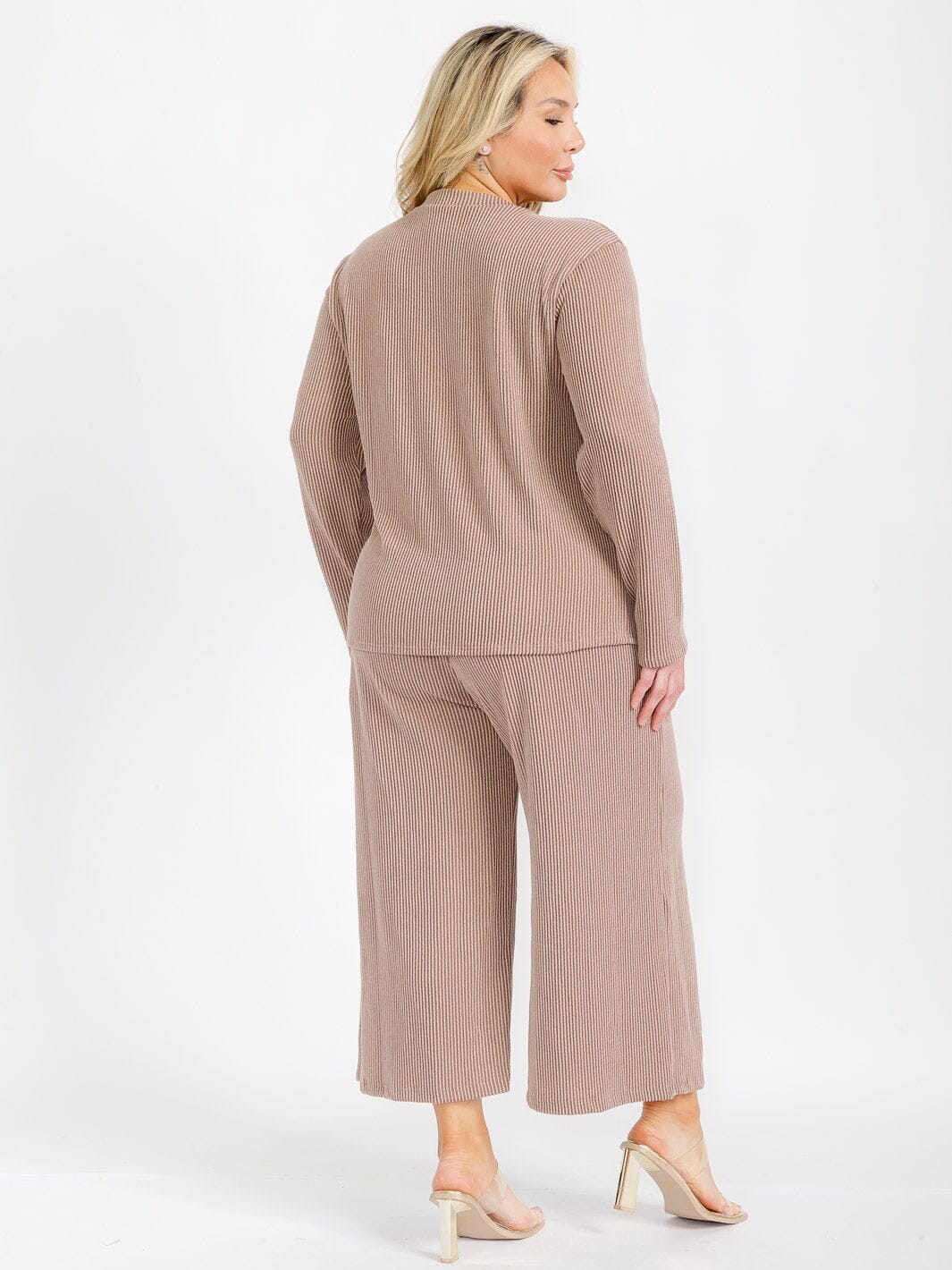 PLUS SIZE LONG SLEEVE TOP & ELASTIC WAIST CROP PANTS RIBBED 2PC. SET