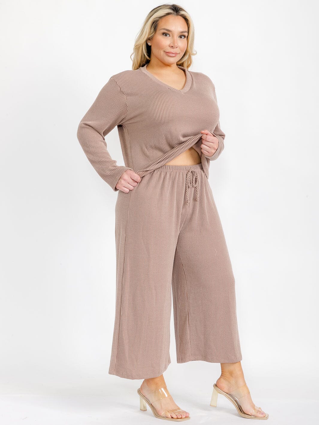 PLUS SIZE LONG SLEEVE TOP & ELASTIC WAIST CROP PANTS RIBBED 2PC. SET