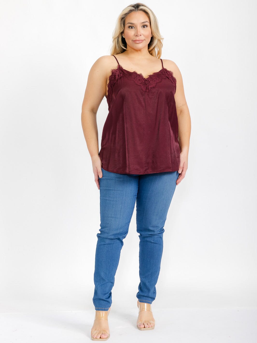 PLUS SIZE SLEEVELESS V-NECK LACE TRIM CAMI TOP