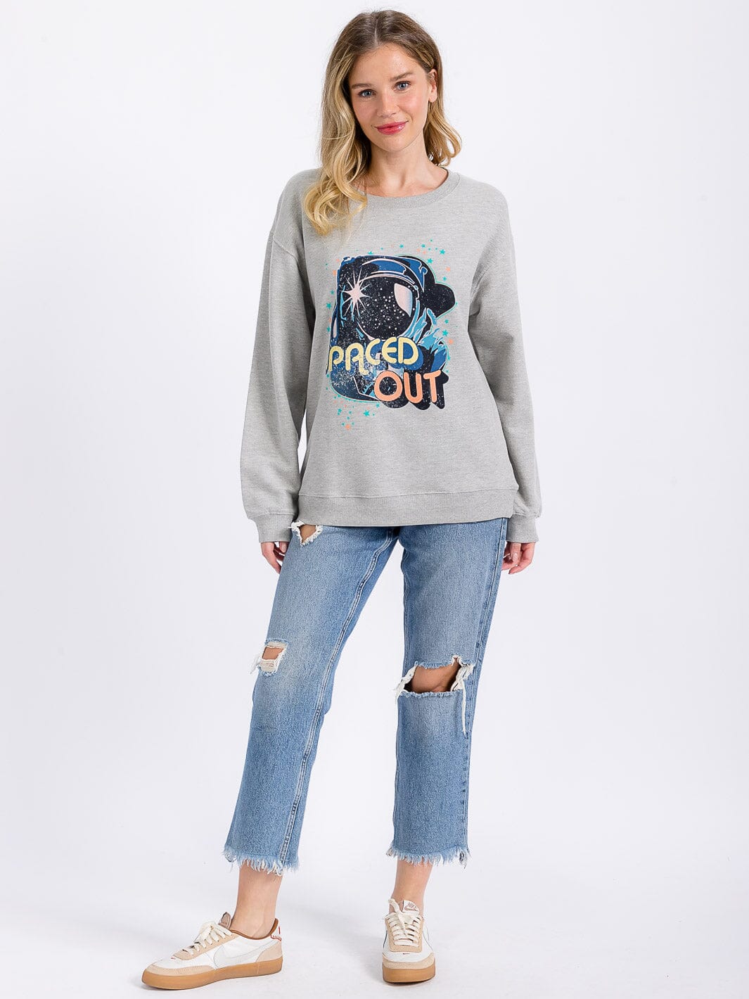 WOMEN'S LONG SLEEVE GRAPHIC PULLOVER SWEATER