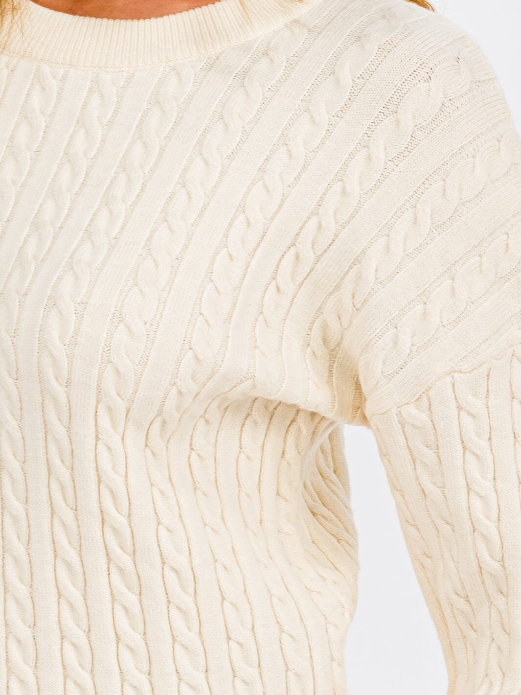 WOMEN'S LONG SLEEVE CABLE KNIT DETAILED PULLOVER SWEATER