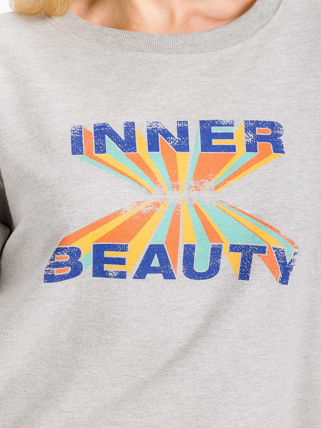 WOMEN'S LONG SLEEVE GRAPHIC PULLOVER SWEATER