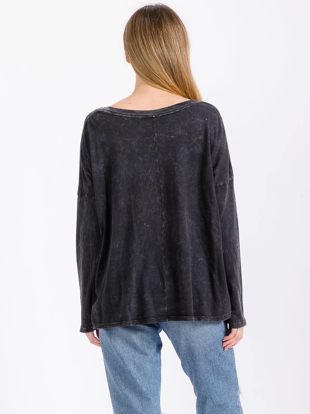 WOMEN'S LONG SLEEVE GRAPHIC WASHED TOP