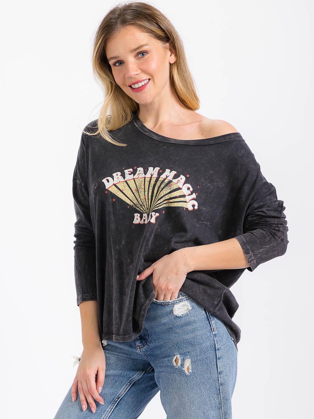 WOMEN'S LONG SLEEVE GRAPHIC WASHED TOP