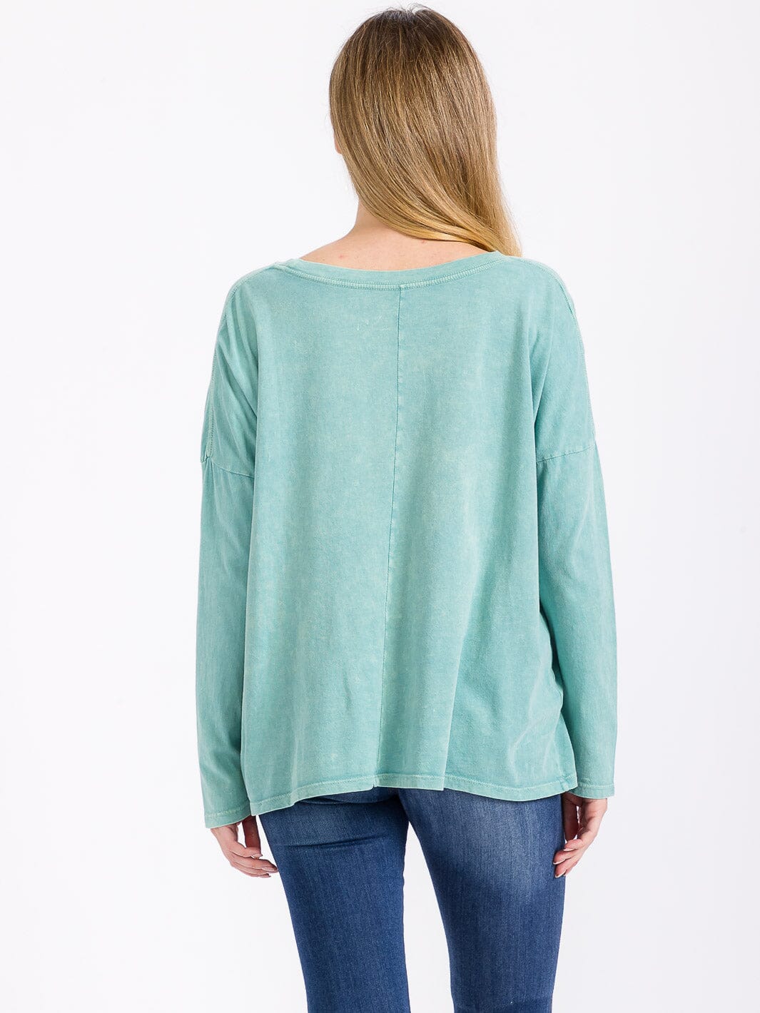 WOMEN'S LONG SLEEVE GRAPHIC WASHED TOP