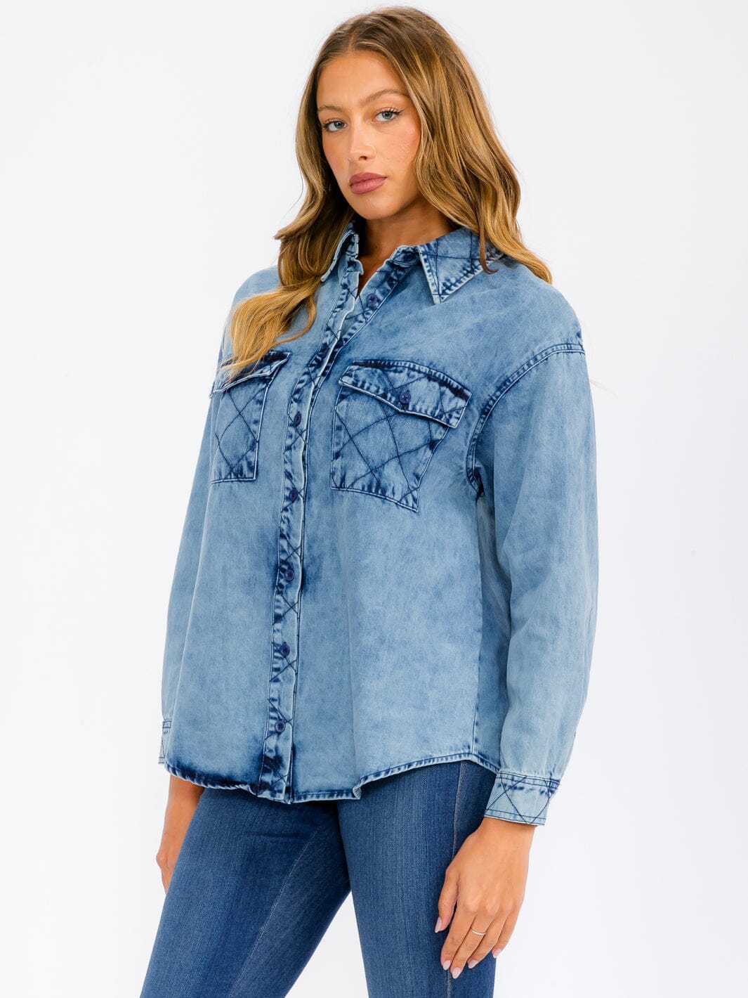 WOMEN'S LONG SLEEVE BUTTON UP DETAILED DENIM TOP