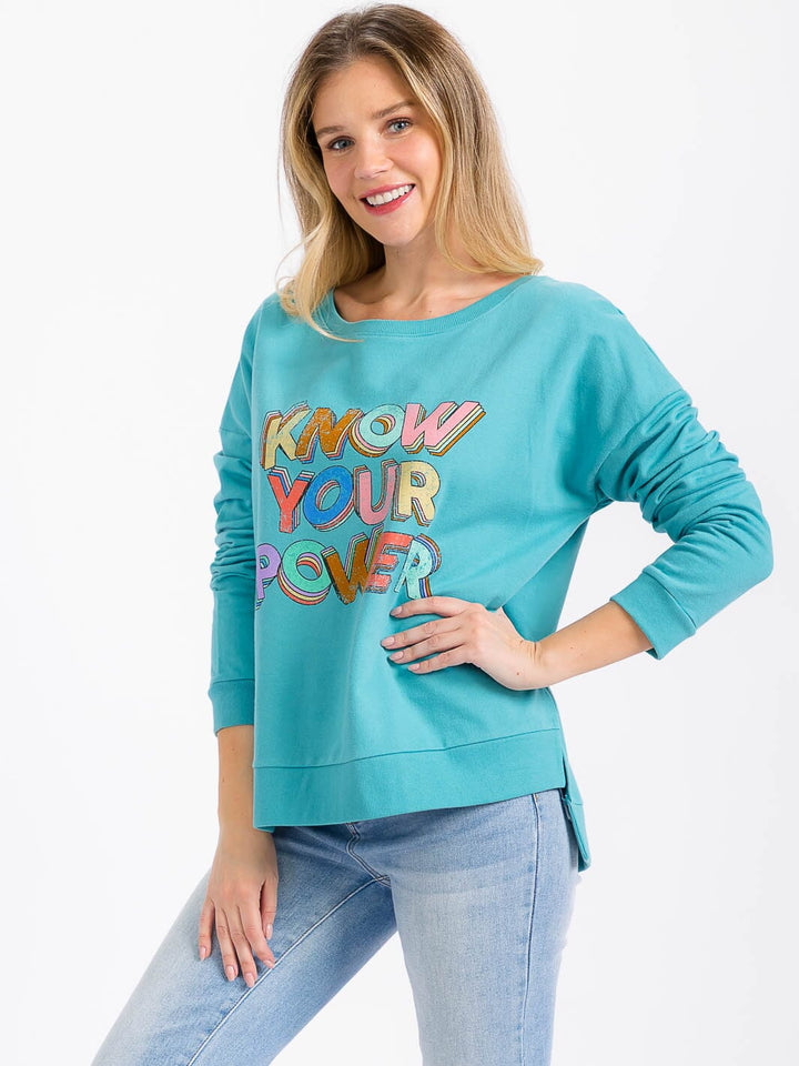WOMEN'S LONG SLEEVE GRAPHIC HIGH-LOW PULLOVER SWEATER