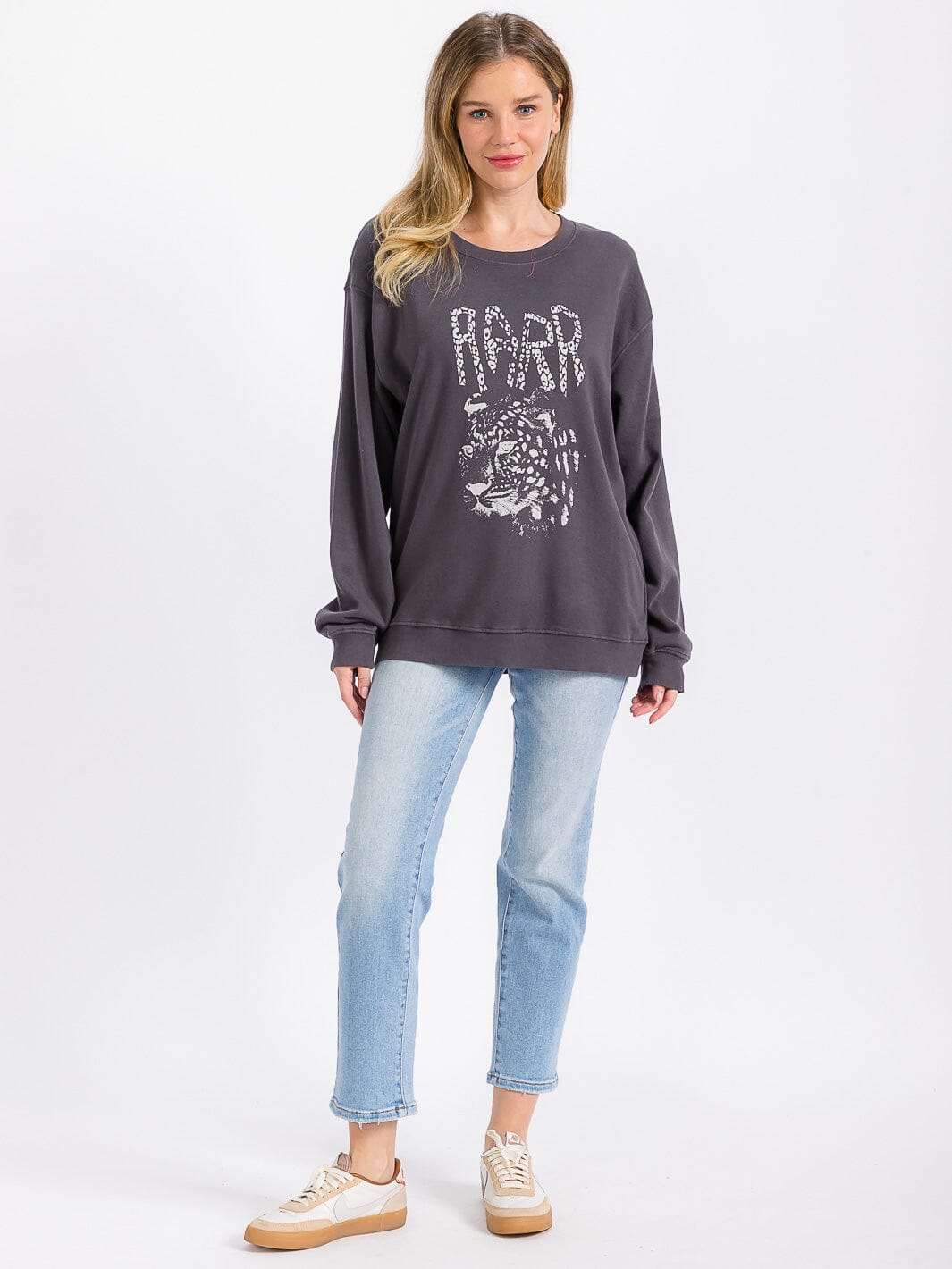 WOMEN'S LONG SLEEVE GRAPHIC PULLOVER SWEATER