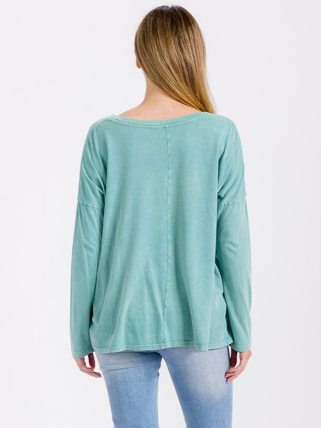 WOMEN'S LONG SLEEVE GRAPHIC WASHED TOP