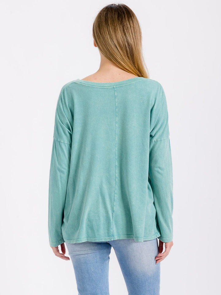 WOMEN'S LONG SLEEVE GRAPHIC WASHED TOP