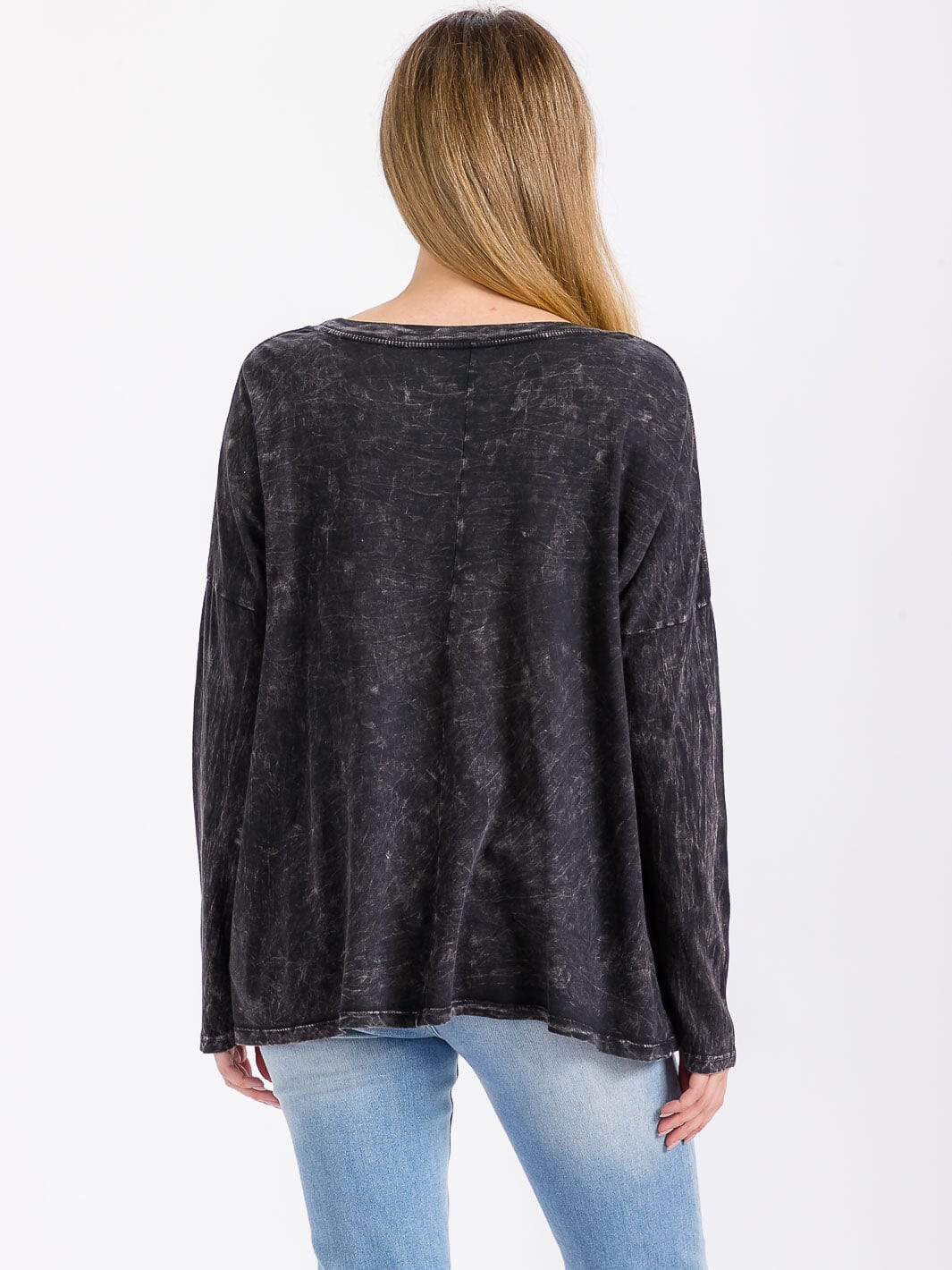 WOMEN'S LONG SLEEVE GRAPHIC WASHED TOP