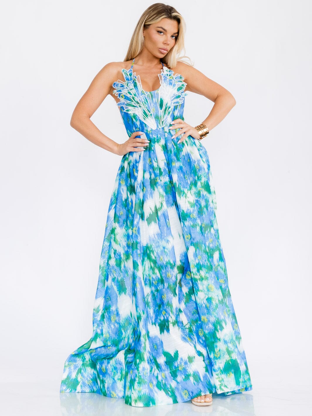 WOMEN'S SLEEVELESS HALTER NECK DETAILED FLORAL MAXI DRESS