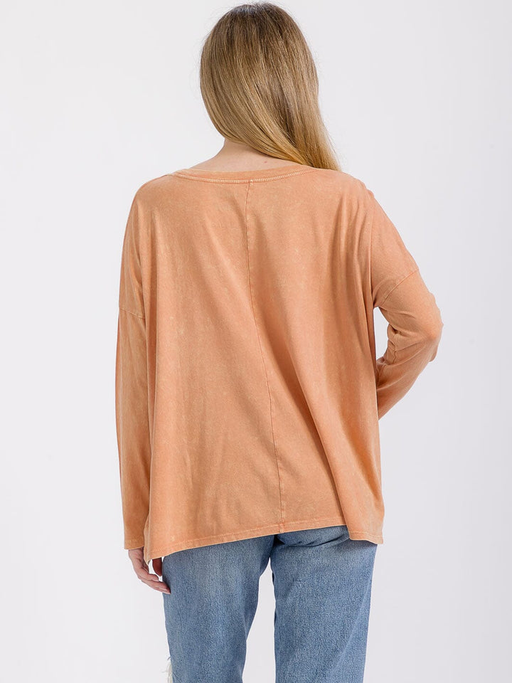 WOMEN'S LONG SLEEVE GRAPHIC WASHED TOP